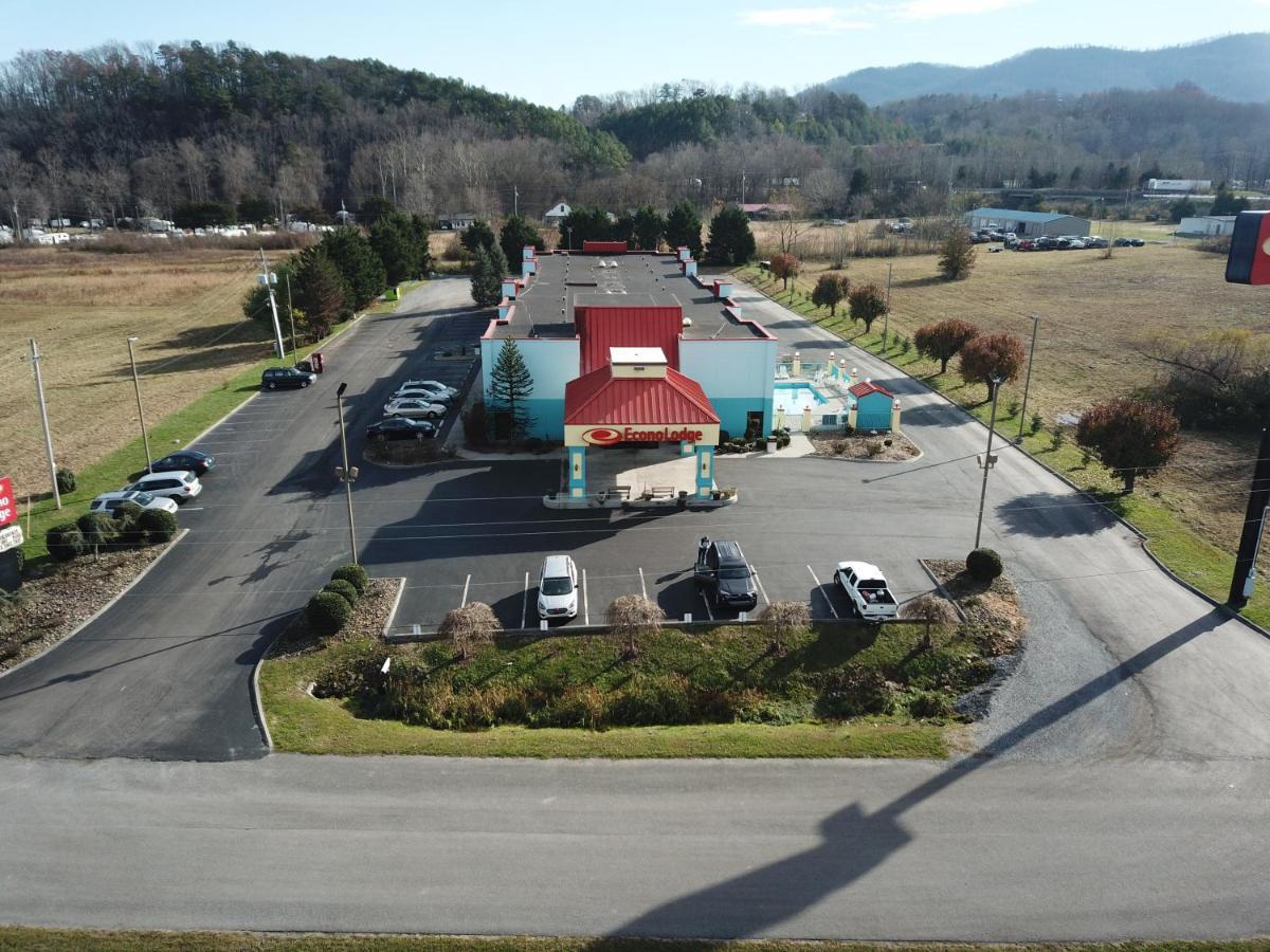Econo Lodge Newport Bagian luar foto