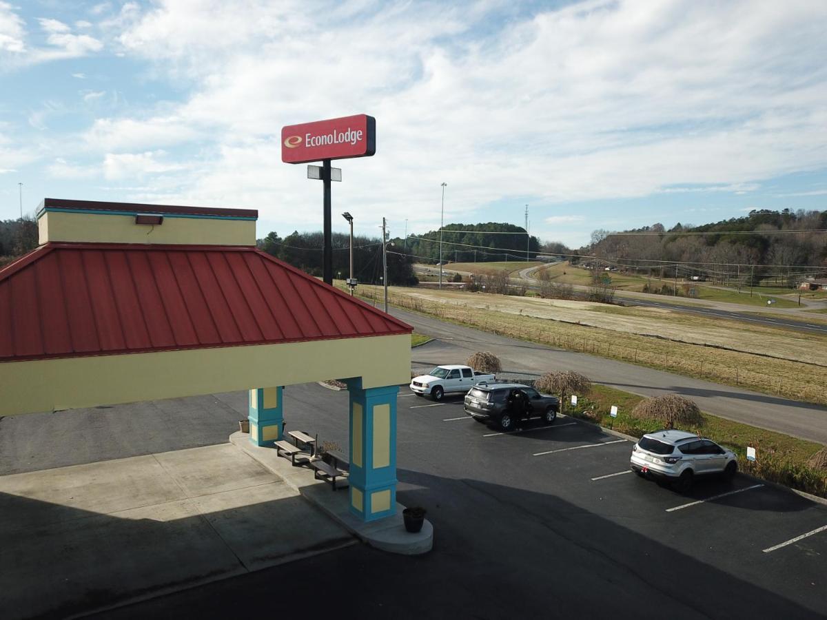 Econo Lodge Newport Bagian luar foto