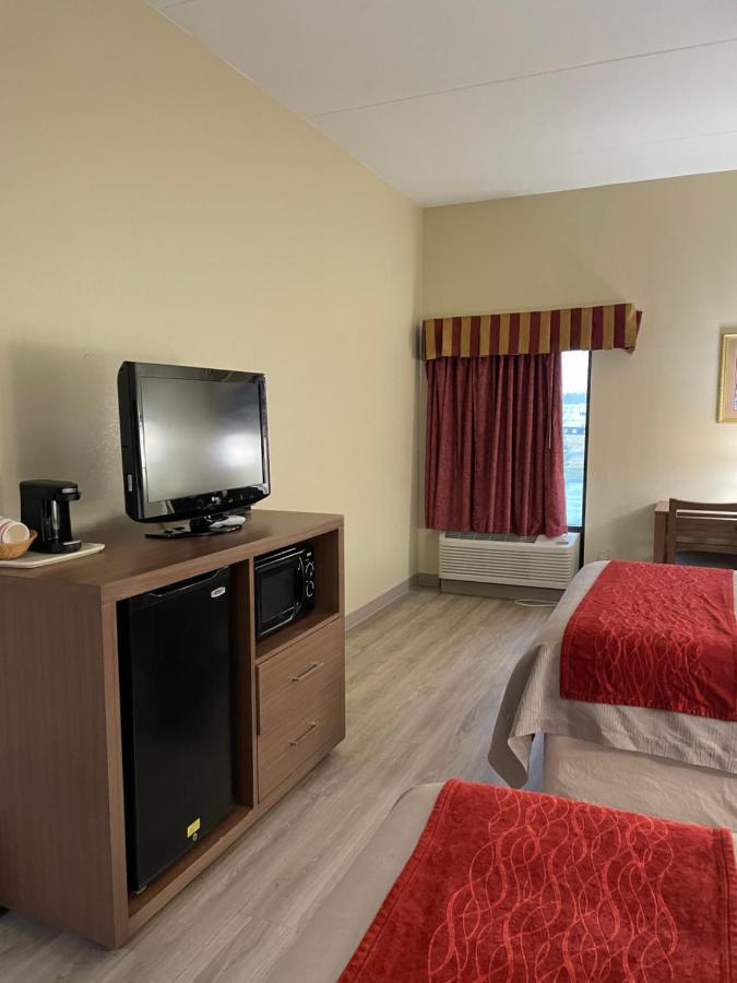 Econo Lodge Newport Bagian luar foto