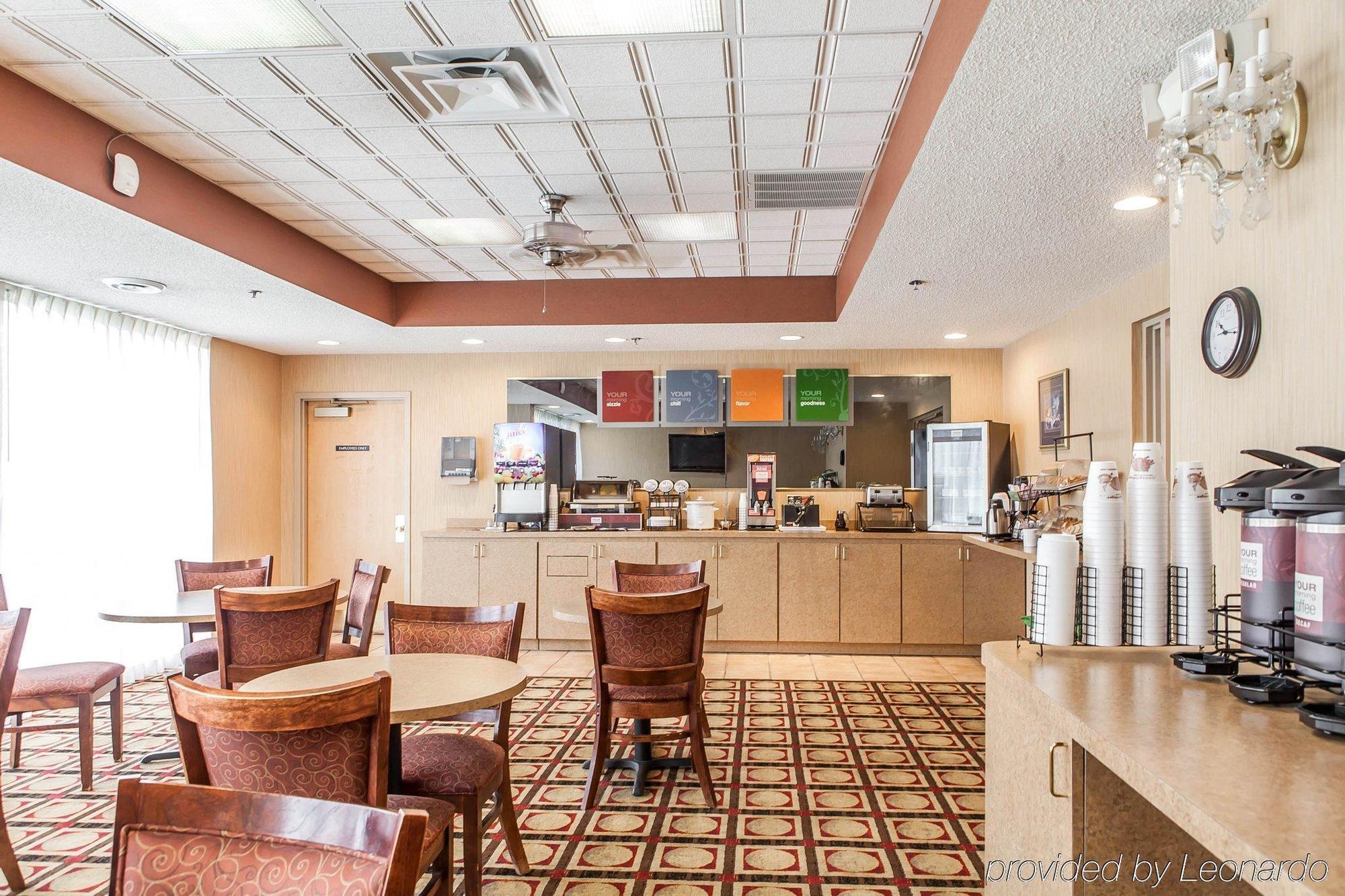 Econo Lodge Newport Bagian luar foto