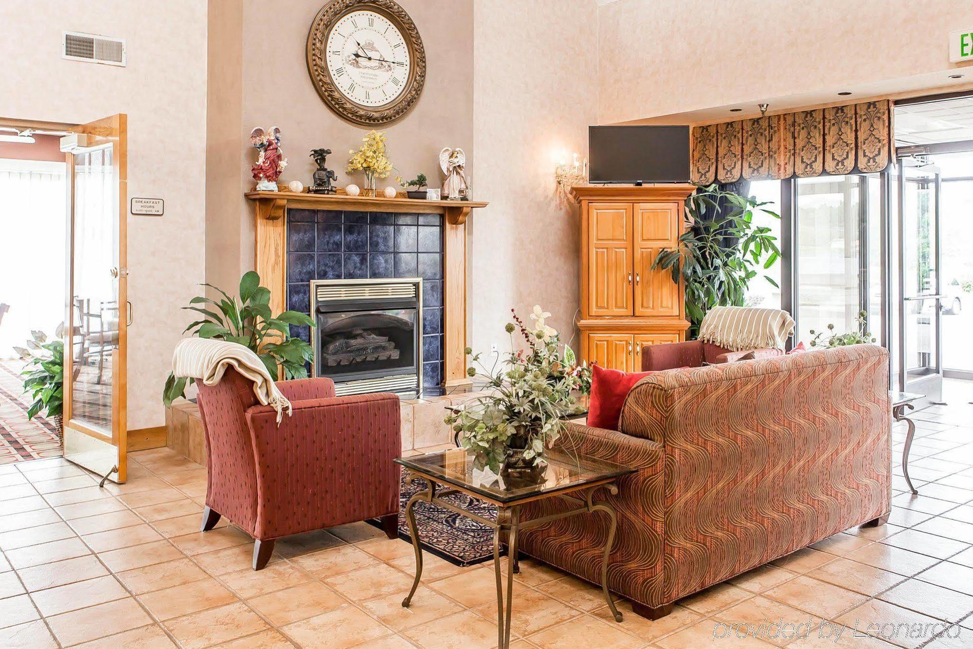 Econo Lodge Newport Bagian luar foto