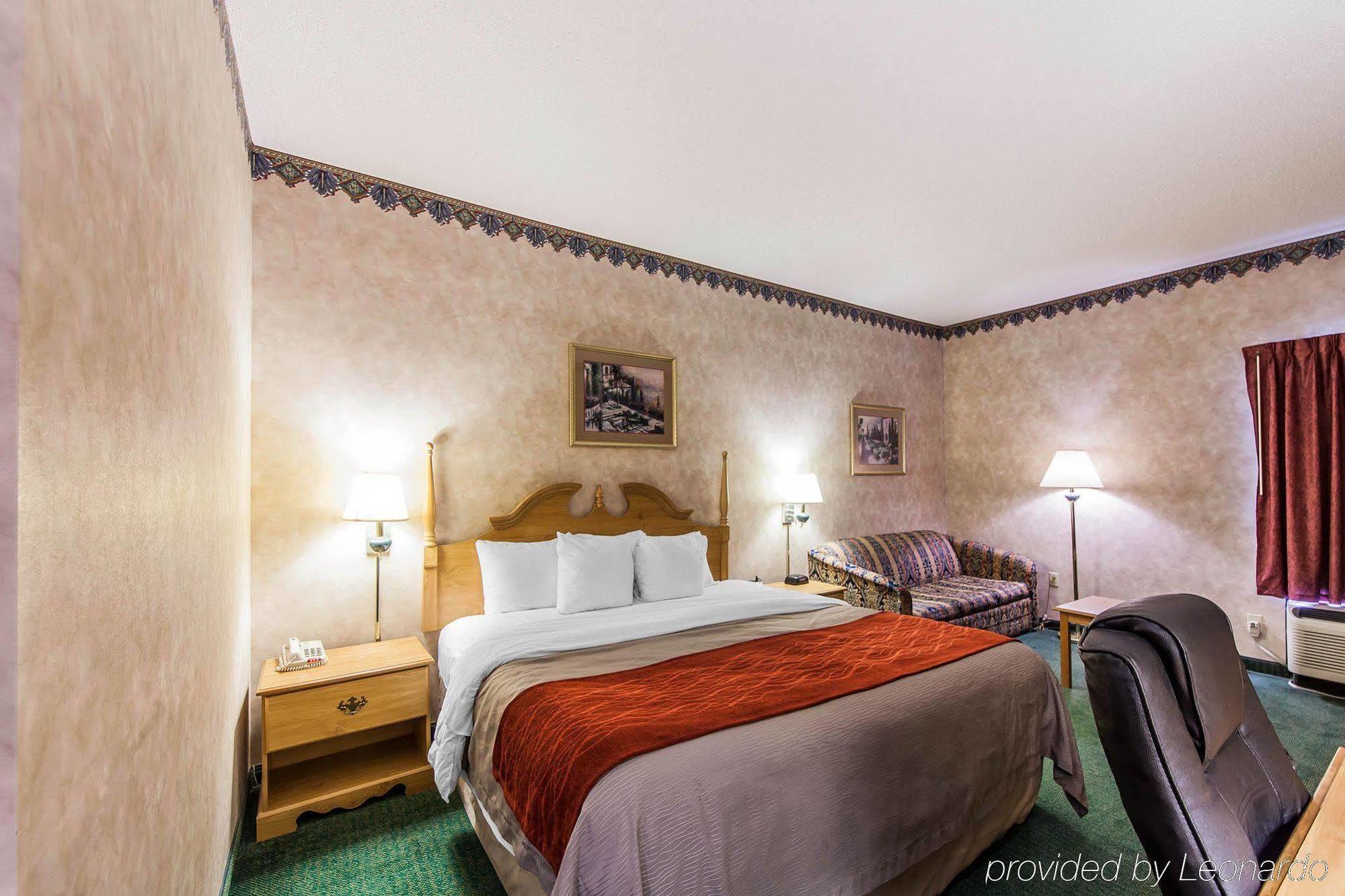 Econo Lodge Newport Bagian luar foto