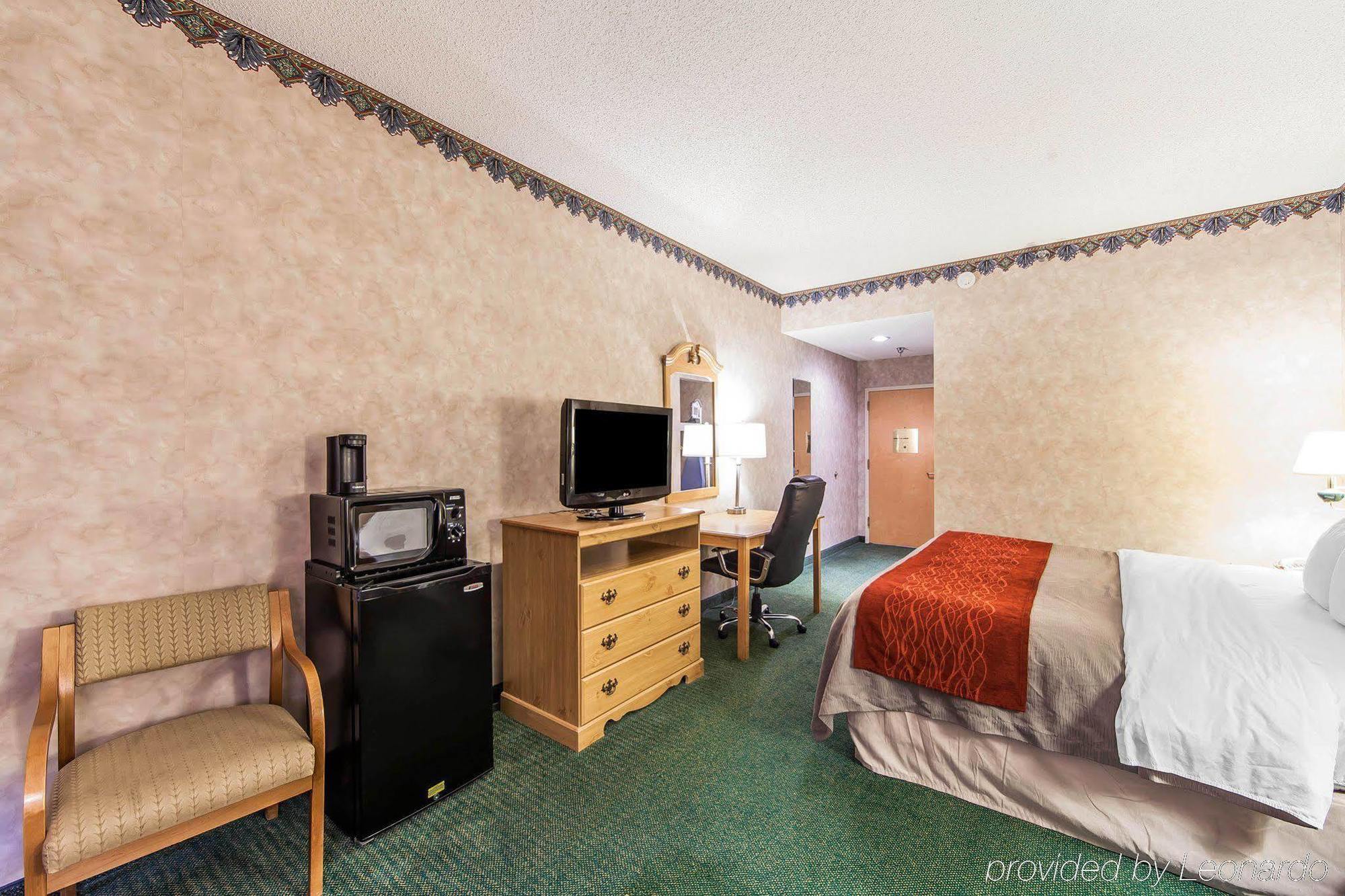 Econo Lodge Newport Bagian luar foto